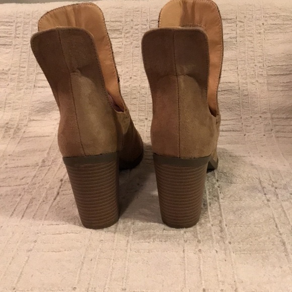 Women’s Nature Breeze Beige Dot-Accent Peep-Toe Faux Suede 3” Heel Bootie Size 9 - Picture 3 of 10